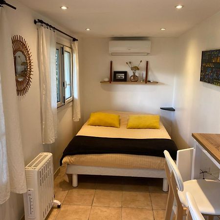 Petite chambre indépendante avec sdb, clim et parking privé Niza Exterior foto