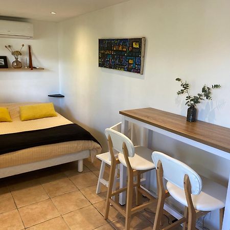 Petite chambre indépendante avec sdb, clim et parking privé Niza Exterior foto