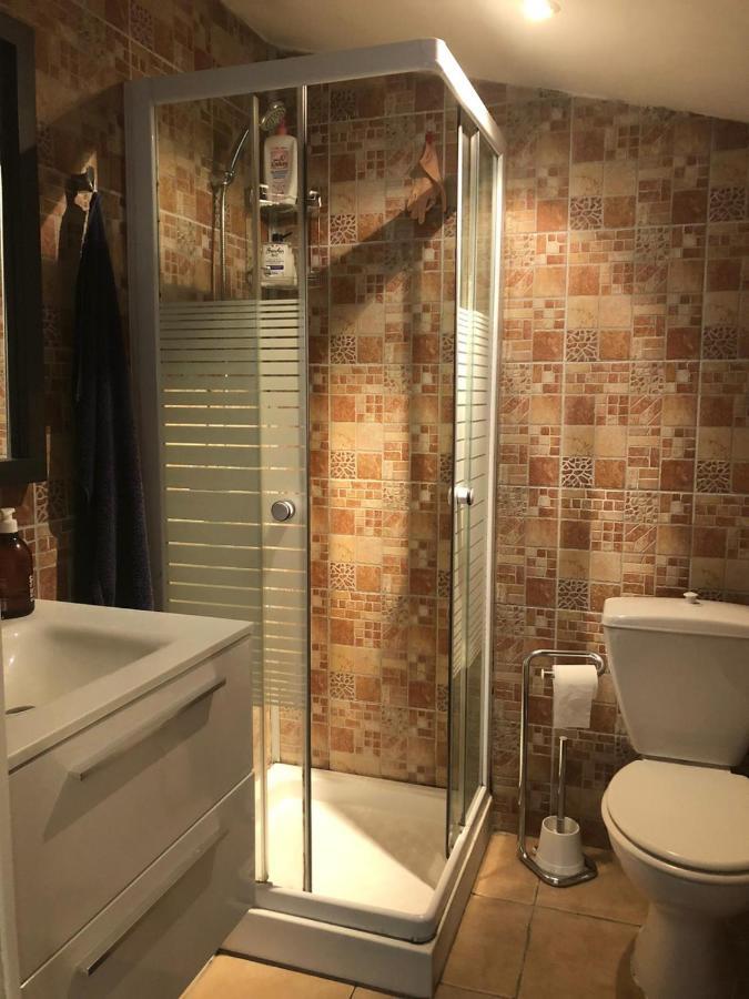 Petite chambre indépendante avec sdb, clim et parking privé Niza Exterior foto
