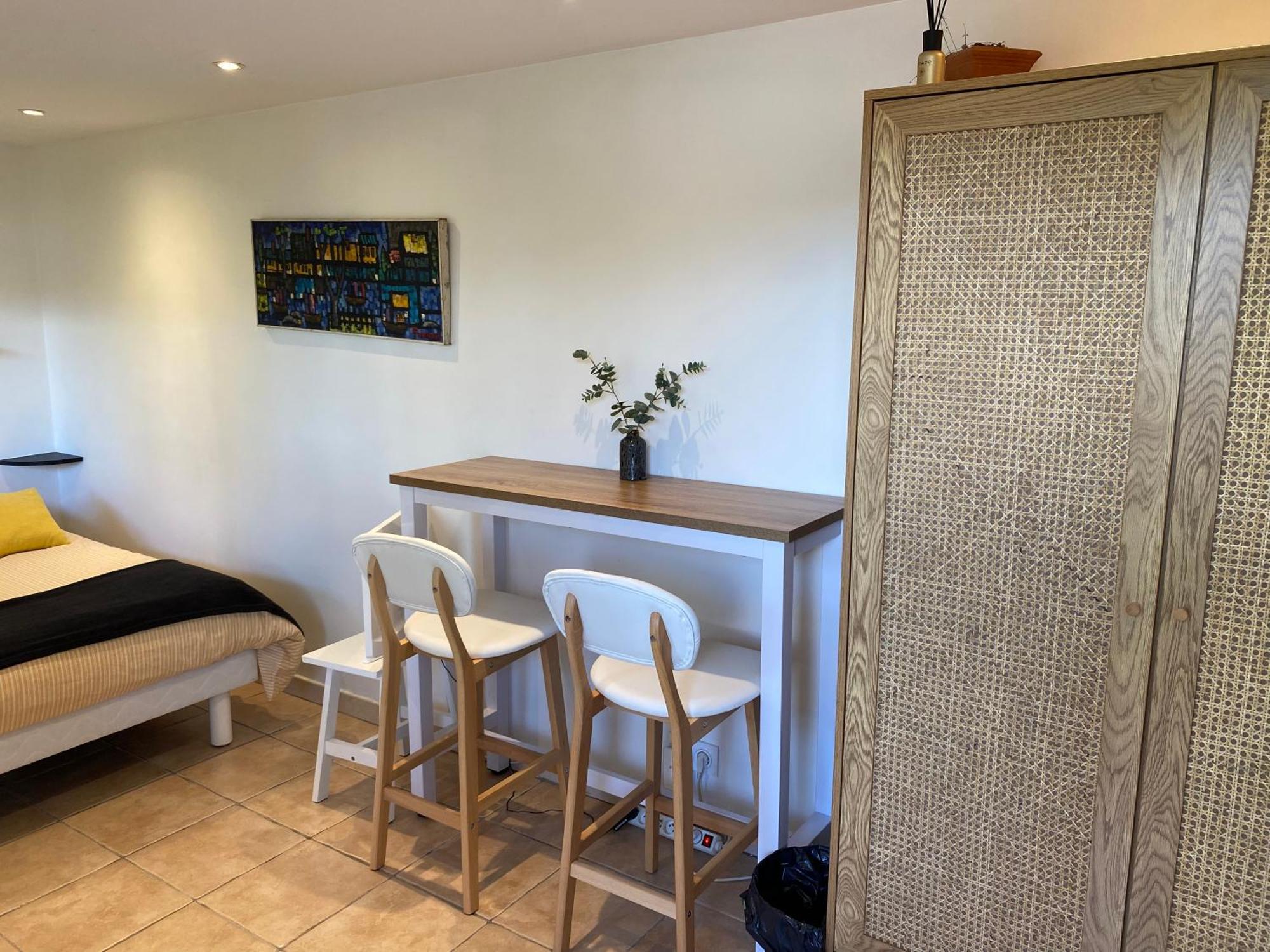 Petite chambre indépendante avec sdb, clim et parking privé Niza Exterior foto